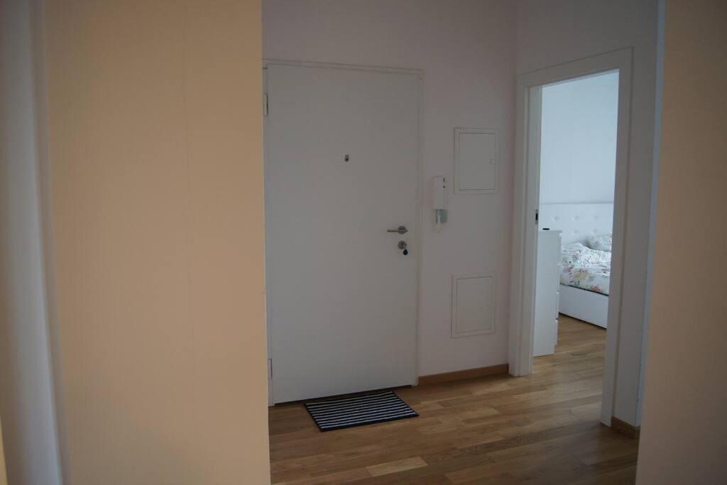 Cichy, Nowoczesny, Komfortowy Przy Galerii Mokotow Apartment Warsaw Exterior photo